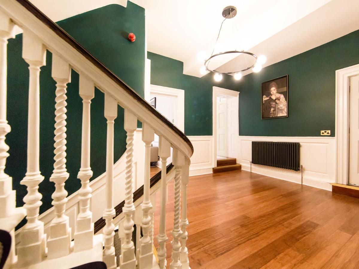 יורק Maison Parfaite Yo1 - Exquisite 400 Year Old, City Centre Townhouse מראה חיצוני תמונה