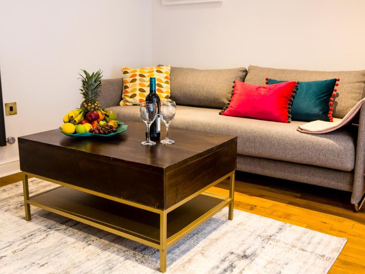 יורק Maison Parfaite Yo1 - Exquisite 400 Year Old, City Centre Townhouse מראה חיצוני תמונה